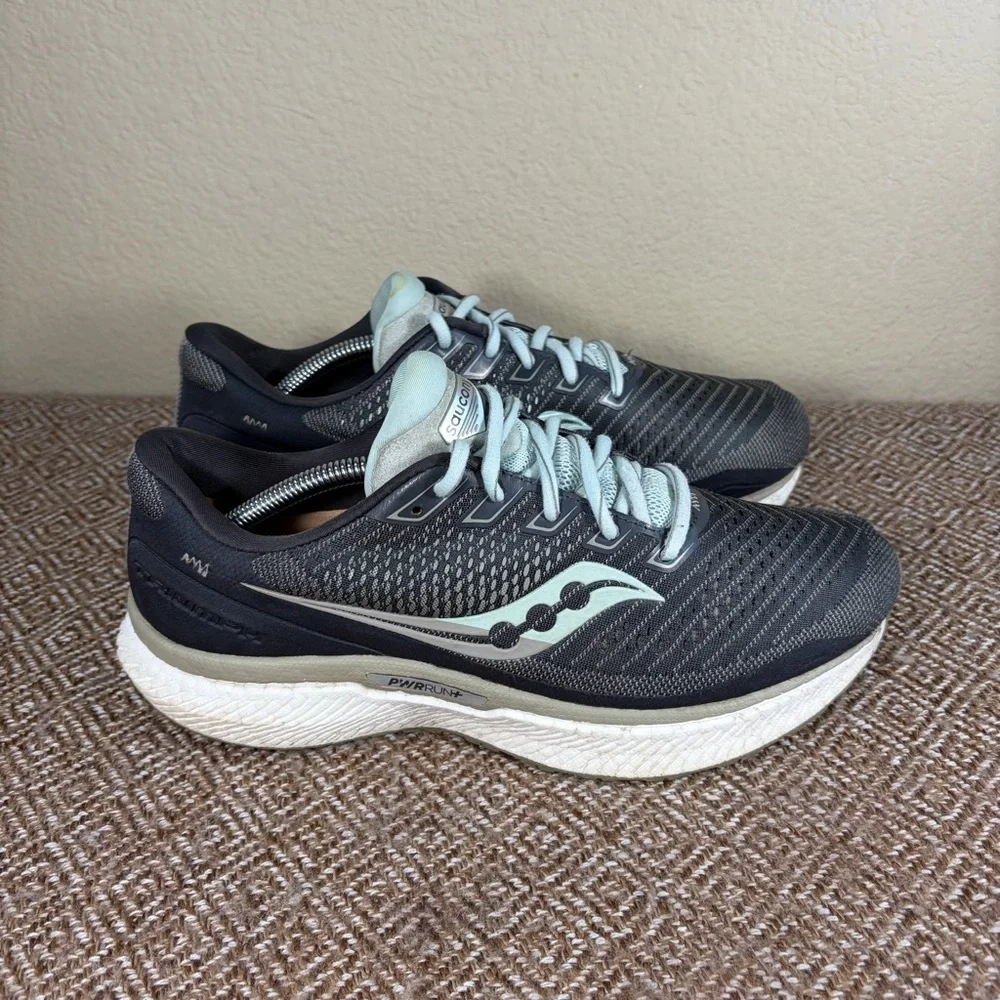 Saucony Triump 18 Running Athletic Lace Up Shoes Sz 9W Outdoor Running Gym